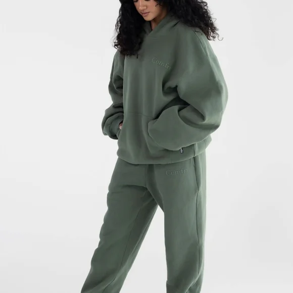 Comfrt Women's Green Track Pants - Picture 5 of 6